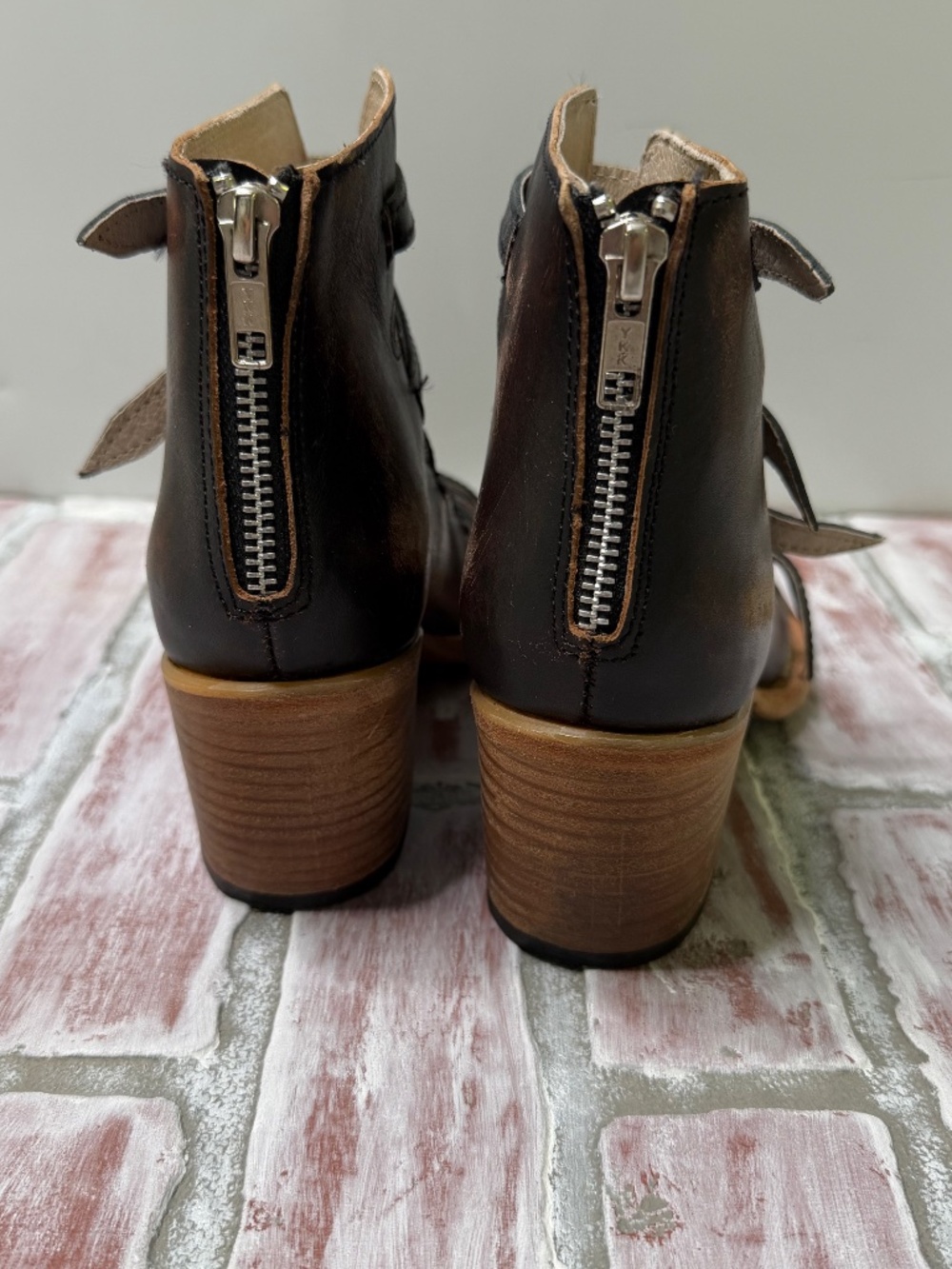 Freebird Size 8 Quinn Black Leather Multi Buckle Strappy Sandals - Picture 3 of 9
